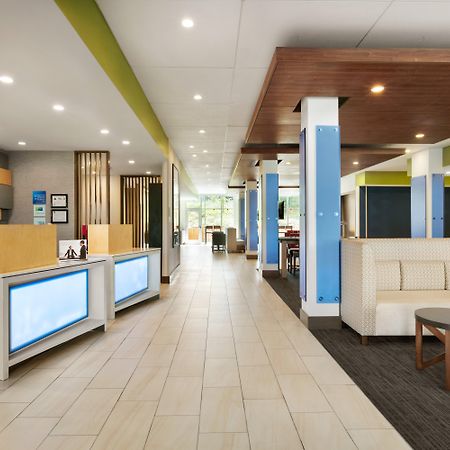 Holiday Inn Express & Suites Salisbury By Ihg Buitenkant foto