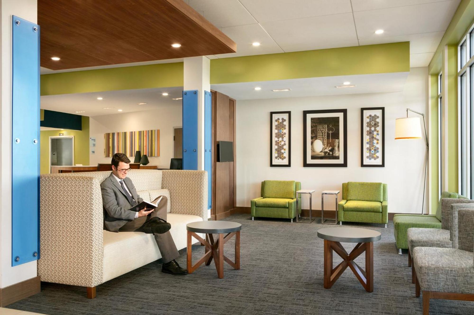Holiday Inn Express & Suites Salisbury By Ihg Buitenkant foto
